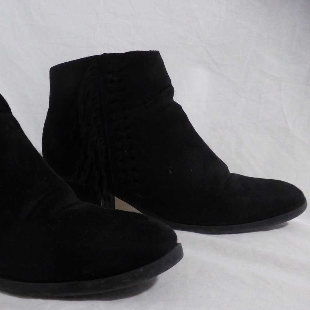 MAURICES CANADA black ankle boots with heels 7.5 M